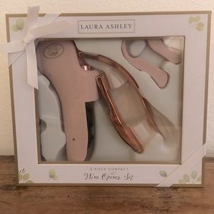 Laura Ashley Wine Opener Set: Gift-worthy!